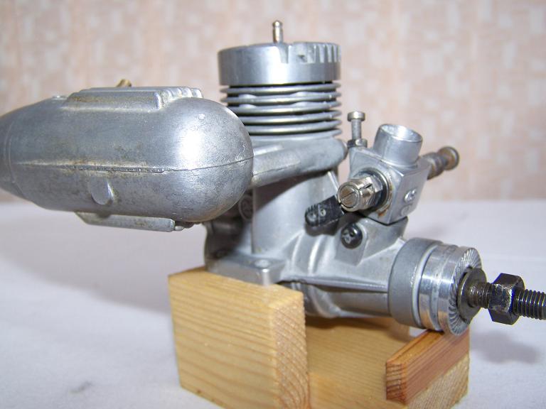 OS MAX 25 model aeroplane glow plug engine